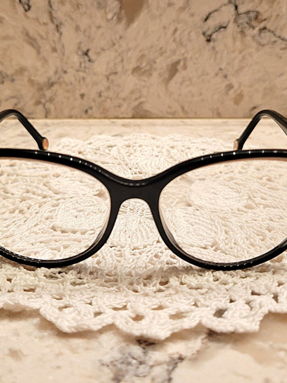 CAROLINA HERRERA EYEGLASSES CAT EYE FRAMES ONLY 0700 VHE900K 135mm PLASTIC BLACK